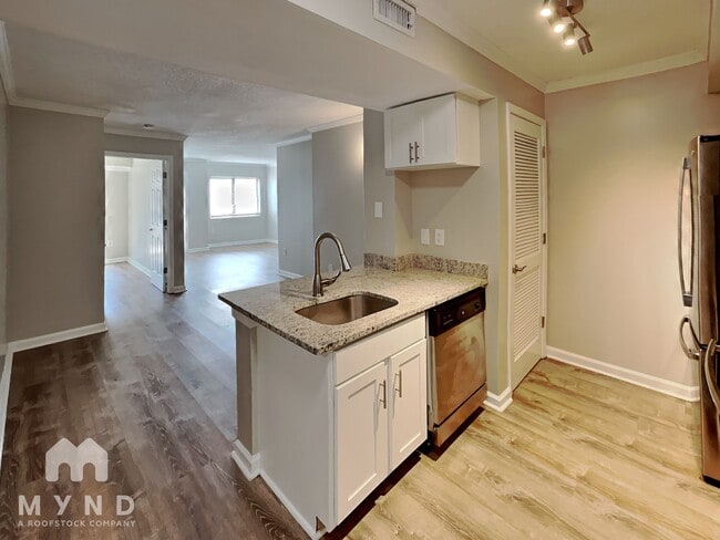 Building Photo - 795 Hammond Dr Rental