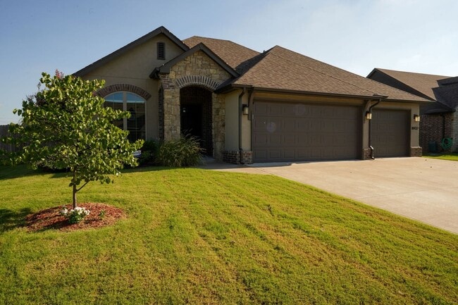 Photo - 3 Bed | 2 Bath in New Tulsa!