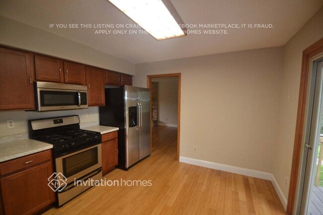 Photo - 7897 Kingsview Ln N