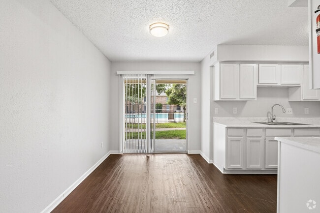 2BR, 1BA - 767SF - Dining Room