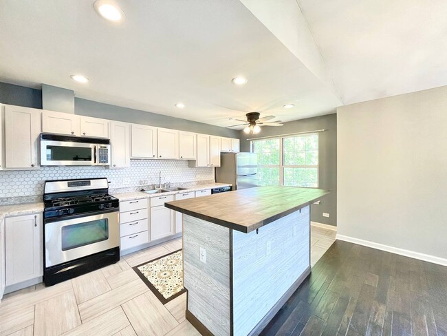 Photo - 433 Gloria Ln