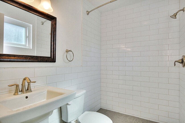 Photo - 6668 Del Playa Dr Unidad B