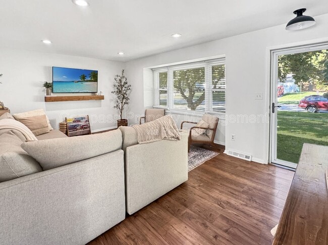 Photo - 1482 Harding St NW