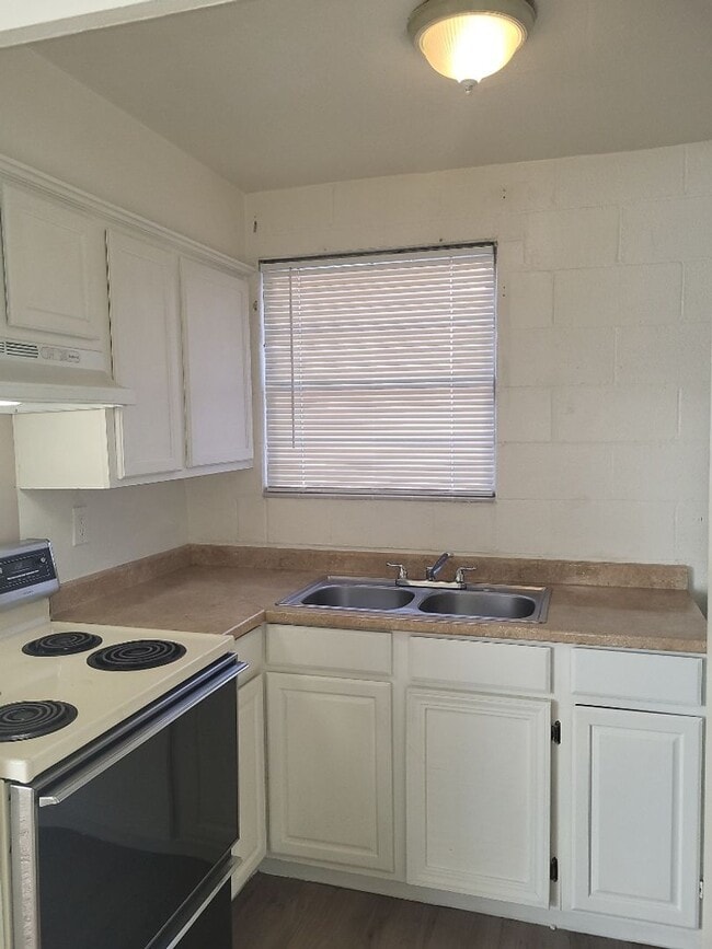 Photo - 913 Willow St Unit 913 Willow Street