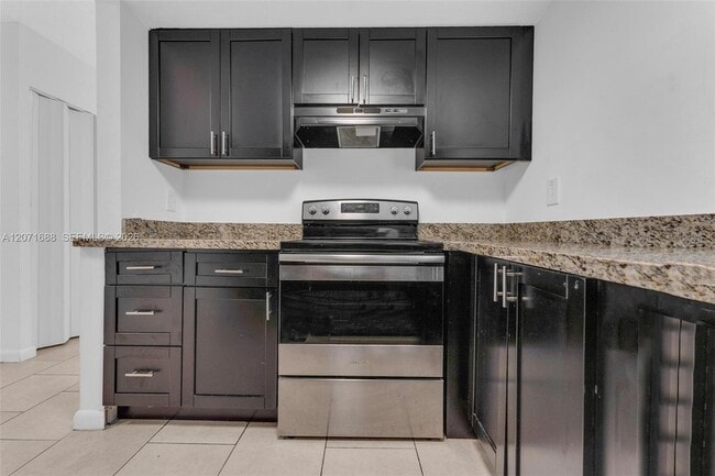 Photo - 3751 SW 60th Ave Unit 1