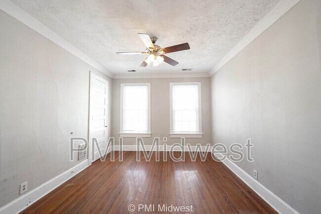 Photo - 125 E 17th St Unit Apt 2