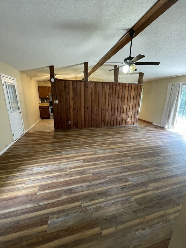 Photo - 104 Bayer Ct