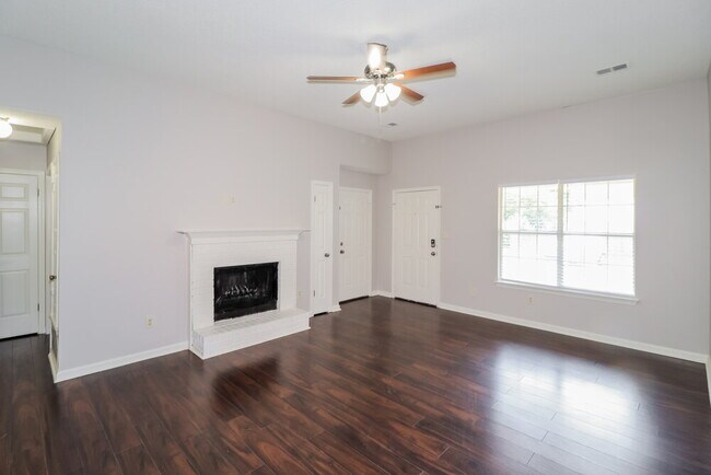 Photo - 7890 Hunter's Crossing