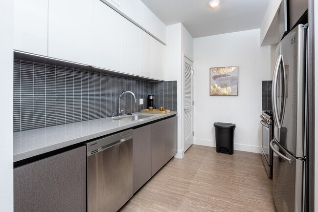 Photo - 837 S Harvard Blvd Unit 212