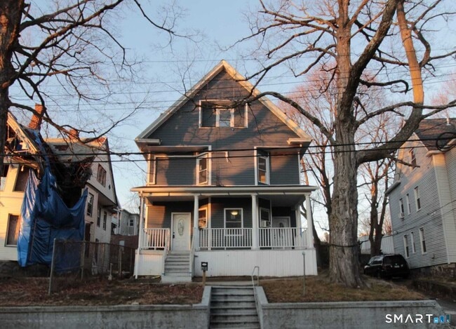 Building Photo - 40 Elizabeth St Unit 3