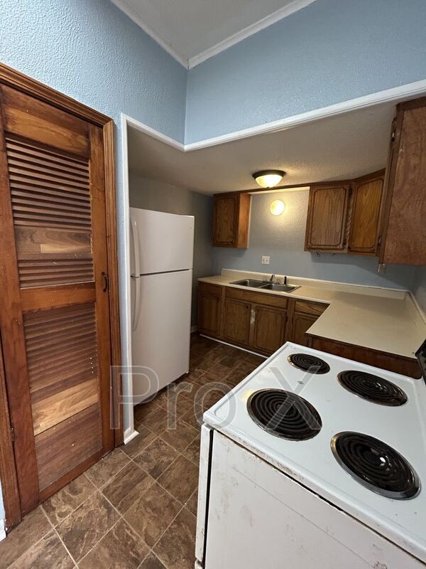 Photo - 117 W Monroe St