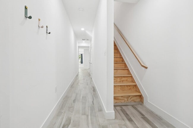 Photo - 131 Zabriskie St Unit 1