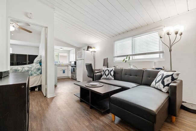 Building Photo - 4305-7 Temecula St Unit 4305.5