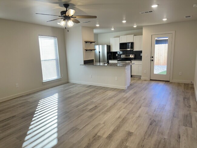 Photo - Charming Cottage in Frenship ISD!