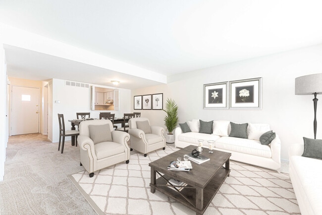 Photo - Oaks on Bonhomme