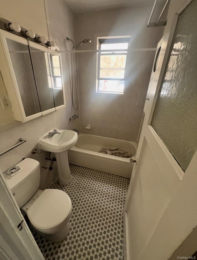 Photo - 43-40 42nd St Unidad 2F