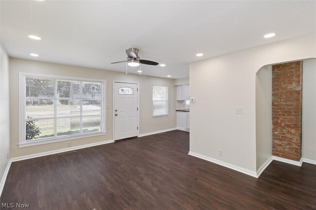 443 Fairway Blvd