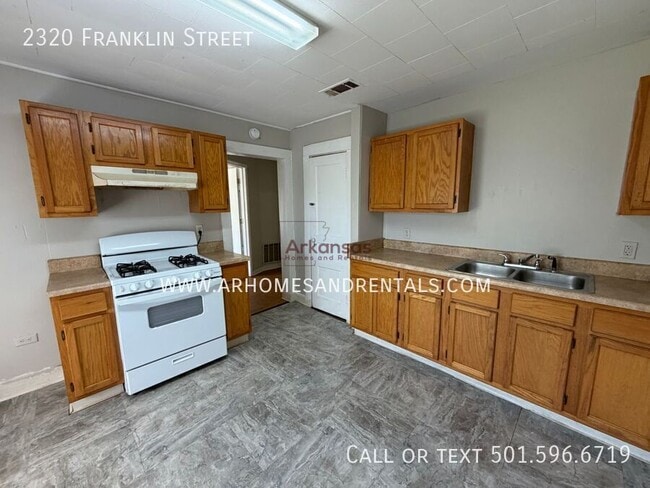 Photo - 2320 Franklin St