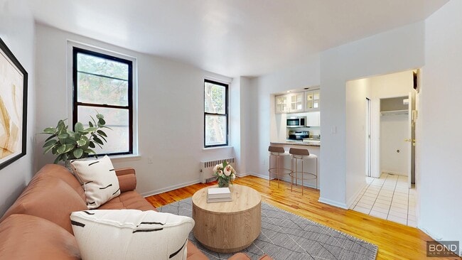 Building Photo - 78 W 11th St Rental