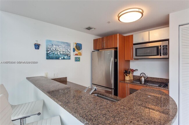 Photo - 300 S Biscayne Blvd Unidad L-432