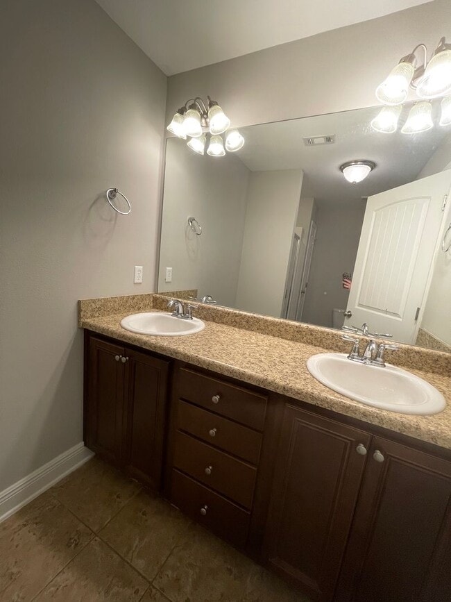 Photo - *** MOVE IN SPECIAL! Half OFF 1st Month's Rent!