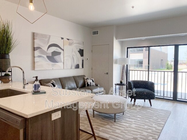 Photo - 1683 Midtown Pl