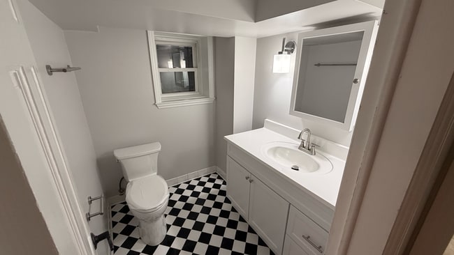 Photo - 1342 Park Rd NW Unit B