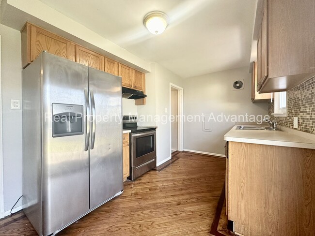 Photo - 3 Bedroom Bungalow in the Heart of Roseville!