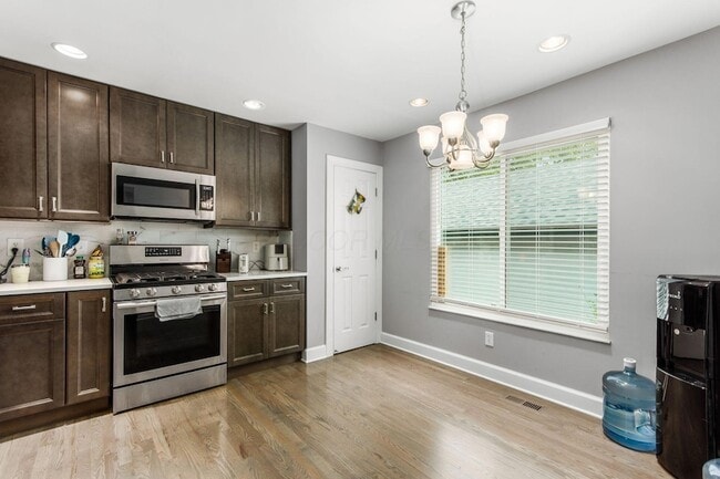 Photo - 6930 Avery Rd