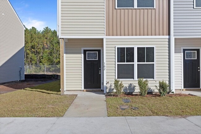 Photo - Townhouse For Rent in Holly Ridge