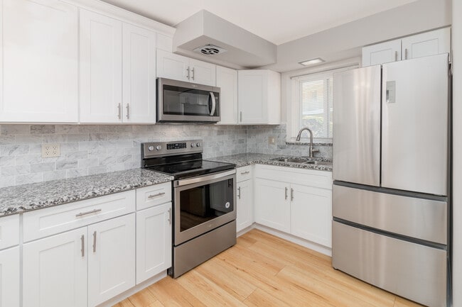 Photo - 1041 N Northwest Hwy Unit A1