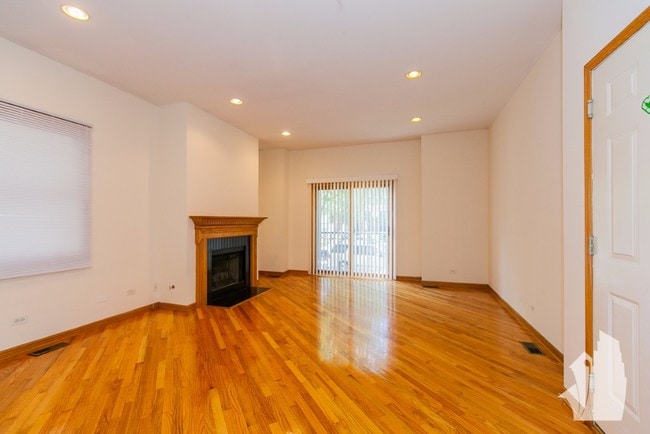 Photo - 2719 N Wayne Ave Unidad 2S