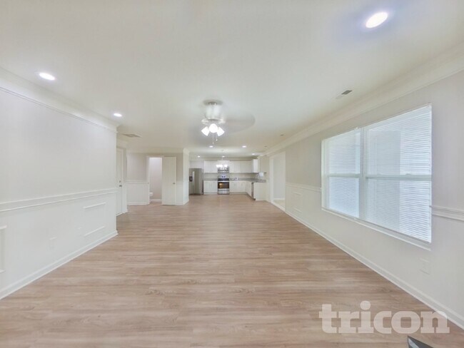 Photo - 9821 Bayview Pkwy