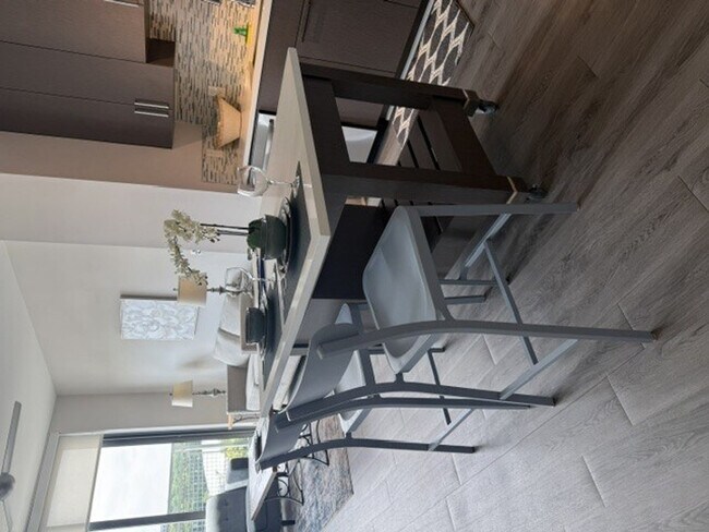 Photo - 95 8th St NW Unidad SI ID1604699P