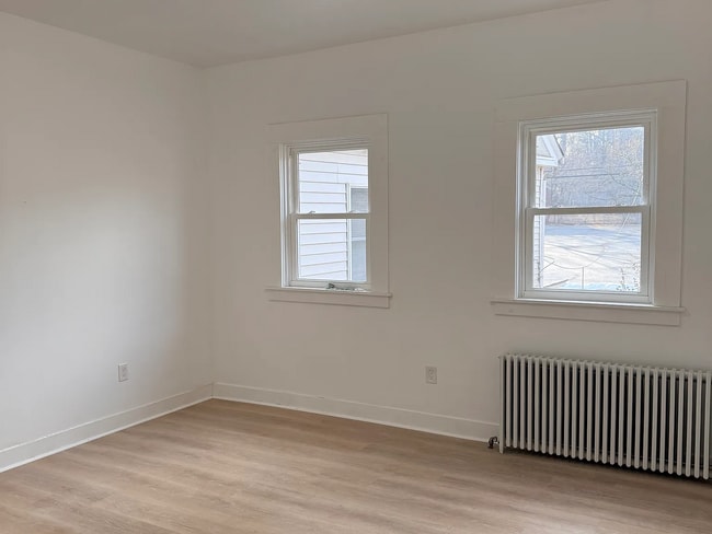 Building Photo - Fully renovated with everything new, Unit s