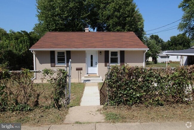 Building Photo - 3404 Elmwood Dr Rental