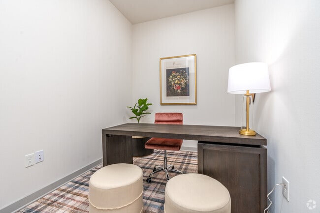 2BR, 2BA - 1,140SF