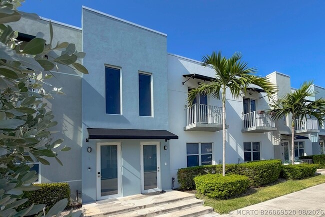 Photo - 405 NE 35th Ct