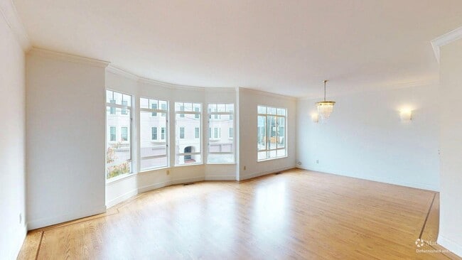 Building Photo - 161 4th Ave Unit 161