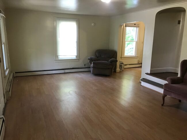 Photo - 116 W Washington St