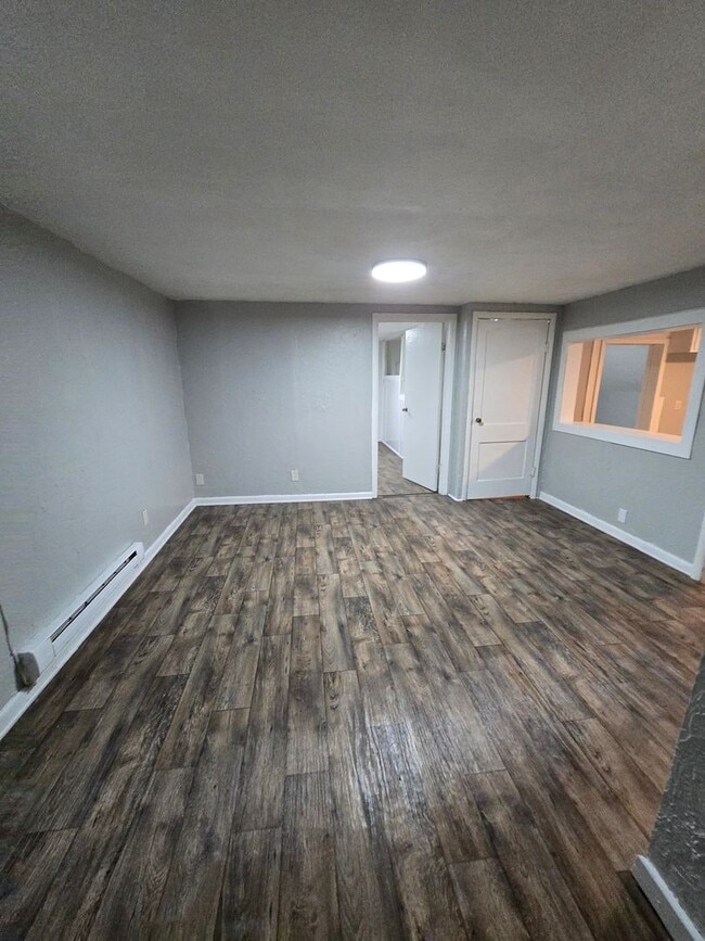 Photo - Three Bedroom Apartment Located in Anderso...