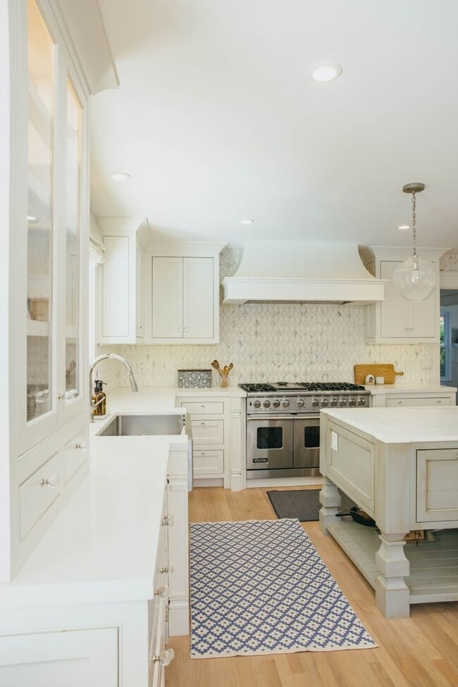 Photo - Fabulous spacious home, Great Highlands cul de sac, easy commute, exceptional Cupertino Schools!