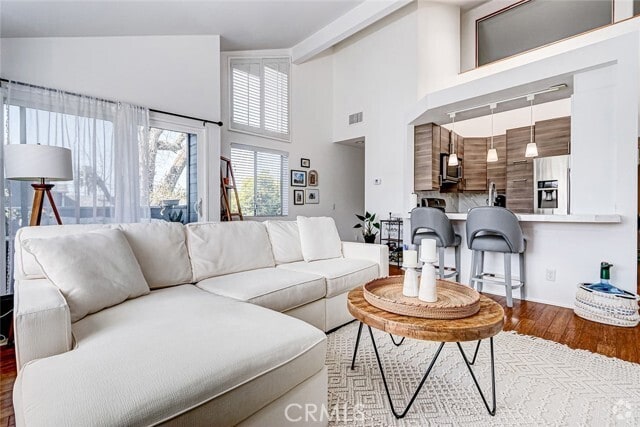 Building Photo - 888 W Beach Ave Unit 1 Rental