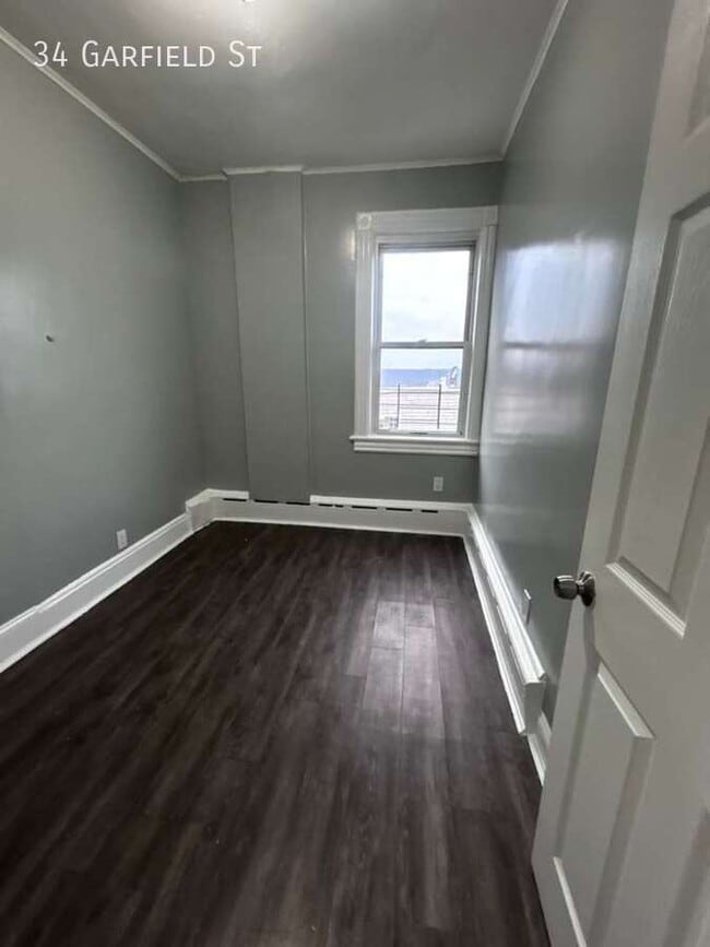 Photo - 34 Garfield St