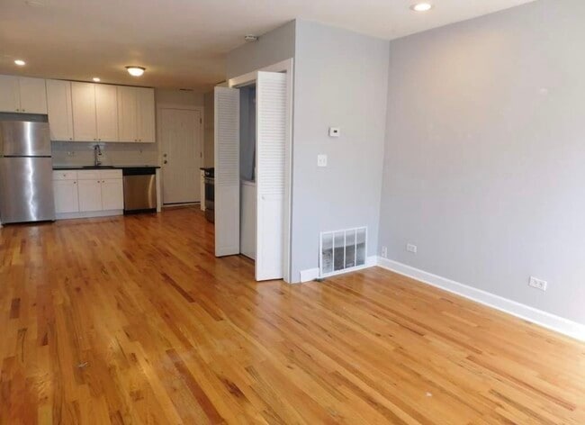 Photo - 1851 W Chicago Ave Unit 2R