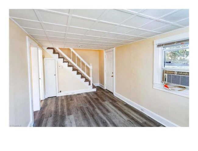 Photo - 210 Friendship Cir