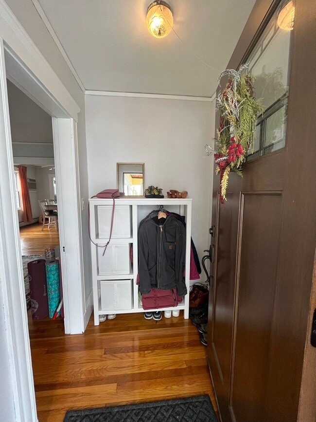 Building Photo - 32 Wedgemere Rd Unit 1