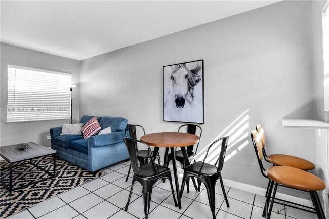 Photo - 105 SW 5th Ct Unit 2