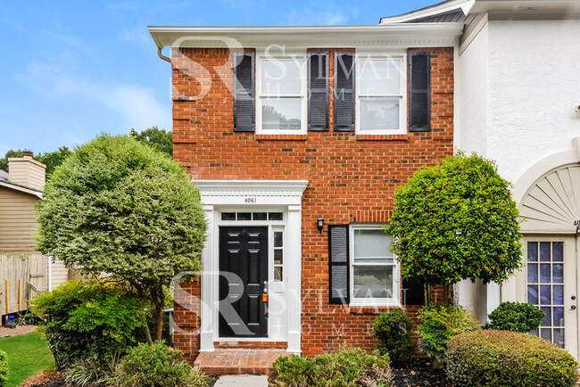 Charming 2BR Brick Haven Awaits You - Charming 2BR Brick Haven Awaits You Townhome