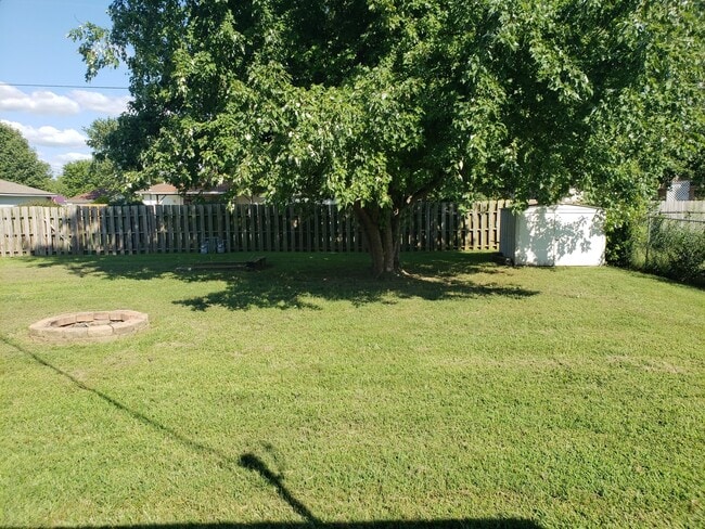 Building Photo - Nice 3 bedroom 2 bath in Farmington